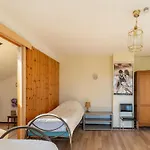 Les Hirondelle For 8 Persons