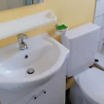 Les Hirondelle For 8 Persons