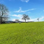 Les Hirondelle For 8 Persons