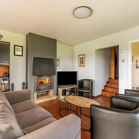 Hébergement de vacances Les Hirondelle For 8 Persons Bièvre