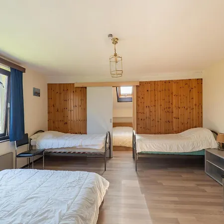 Les Hirondelle For 8 Persons Hébergement de vacances