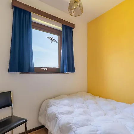 Vakantiehuis Les Hirondelle For 8 Persons