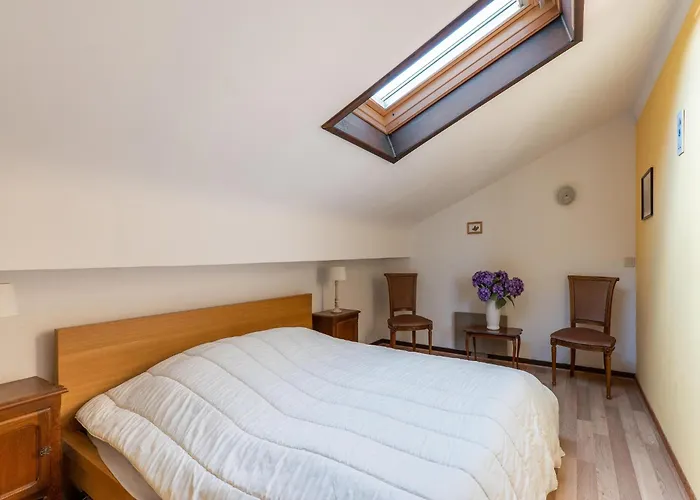 Les Hirondelle For 8 Persons Hébergement de vacances